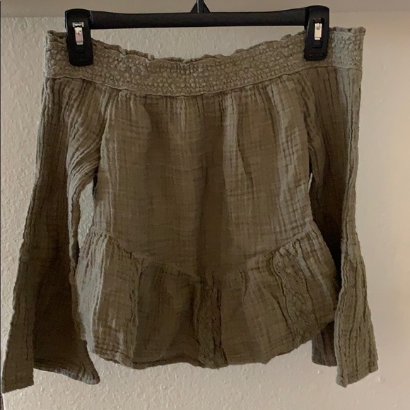 American Eagle Outfitters Tops - American Eagle Off the Shoulder Peasant Shirt
